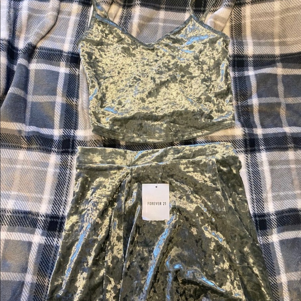 Forever 21 two-piece set